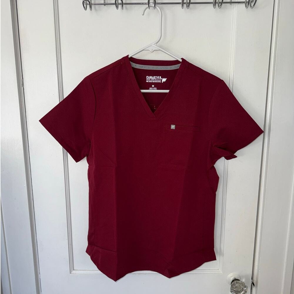 New Fabletics Vital 1 Pocket Scrub Top Wine size M Women's